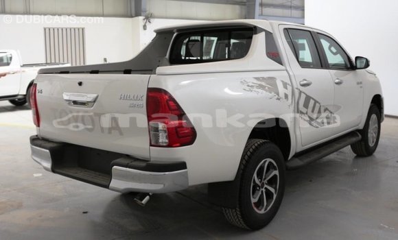 Buy Import Toyota Hilux White Car in Import - Dubai in Abhasia Buy Import Toyota Hilux White Car in Import - Dubai in Abhasia