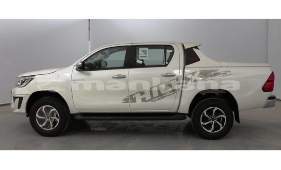 Buy Import Toyota Hilux White Car in Import - Dubai in Abhasia Buy Import Toyota Hilux White Car in Import - Dubai in Abhasia