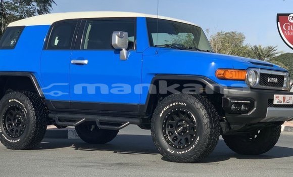 Buy Import Toyota FJ Cruiser Blue Car in Import - Dubai in Abhasia