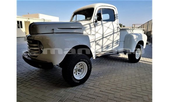 Buy Import Ford Club Wagon White Car in Import - Dubai in Abhasia