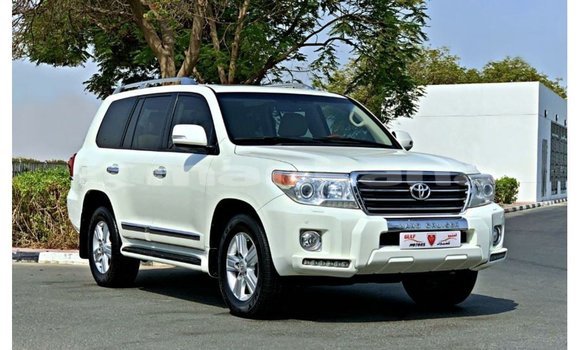 Buy Import Toyota Land Cruiser White Car in Import - Dubai in Abhasia