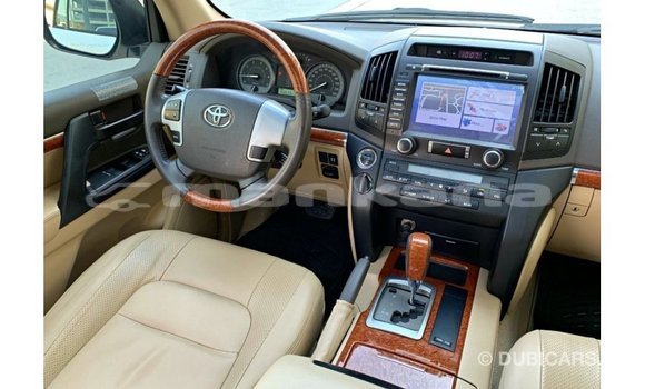 Buy Import Toyota Land Cruiser White Car in Import - Dubai in Abhasia Buy Import Toyota Land Cruiser White Car in Import - Dubai in Abhasia