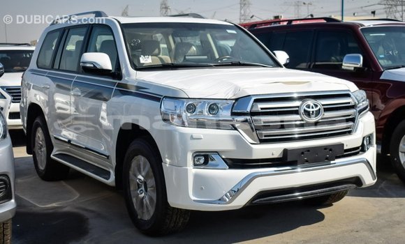 Buy Import Toyota Land Cruiser White Car in Import - Dubai in Abhasia Buy Import Toyota Land Cruiser White Car in Import - Dubai in Abhasia