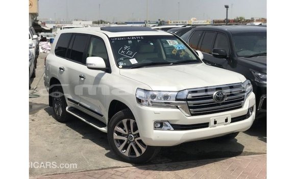 Buy Import Toyota Land Cruiser White Car in Import - Dubai in Abhasia Buy Import Toyota Land Cruiser White Car in Import - Dubai in Abhasia