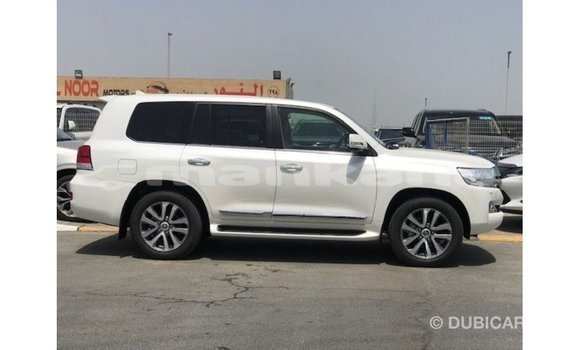 Buy Import Toyota Land Cruiser White Car in Import - Dubai in Abhasia Buy Import Toyota Land Cruiser White Car in Import - Dubai in Abhasia