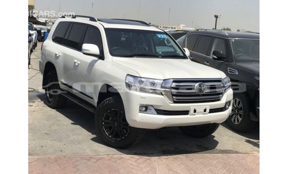 Buy Import Toyota Land Cruiser White Car in Import - Dubai in Abhasia Buy Import Toyota Land Cruiser White Car in Import - Dubai in Abhasia
