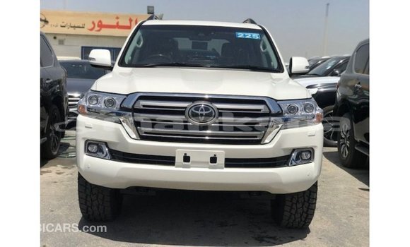 Buy Import Toyota Land Cruiser White Car in Import - Dubai in Abhasia Buy Import Toyota Land Cruiser White Car in Import - Dubai in Abhasia