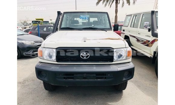 Buy Import Toyota Land Cruiser White Car in Import - Dubai in Abhasia Buy Import Toyota Land Cruiser White Car in Import - Dubai in Abhasia