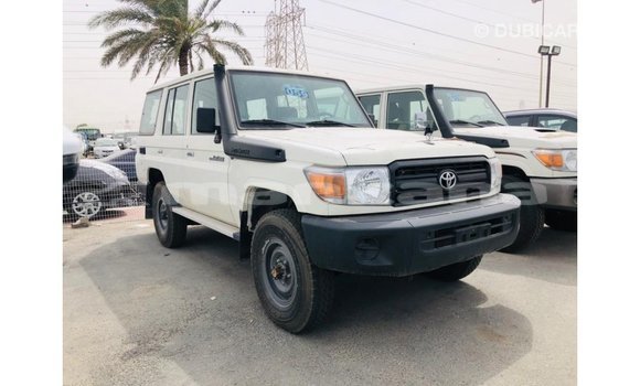 Buy Import Toyota Land Cruiser White Car in Import - Dubai in Abhasia Buy Import Toyota Land Cruiser White Car in Import - Dubai in Abhasia