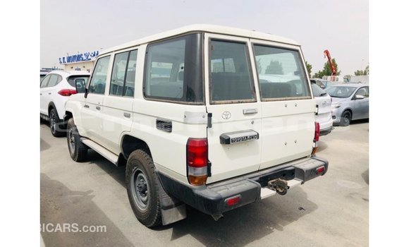 Buy Import Toyota Land Cruiser White Car in Import - Dubai in Abhasia Buy Import Toyota Land Cruiser White Car in Import - Dubai in Abhasia