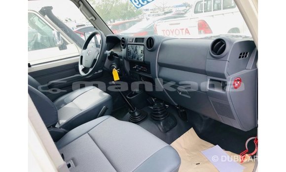Buy Import Toyota Land Cruiser White Car in Import - Dubai in Abhasia Buy Import Toyota Land Cruiser White Car in Import - Dubai in Abhasia