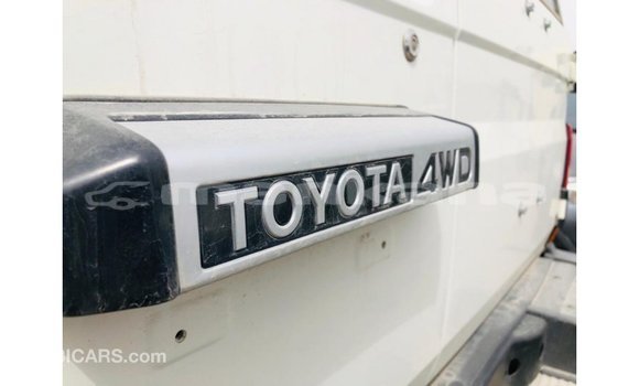 Buy Import Toyota Land Cruiser White Car in Import - Dubai in Abhasia Buy Import Toyota Land Cruiser White Car in Import - Dubai in Abhasia