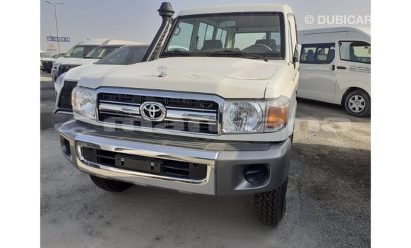 Buy Import Toyota Land Cruiser White Car in Import - Dubai in Abhasia Buy Import Toyota Land Cruiser White Car in Import - Dubai in Abhasia