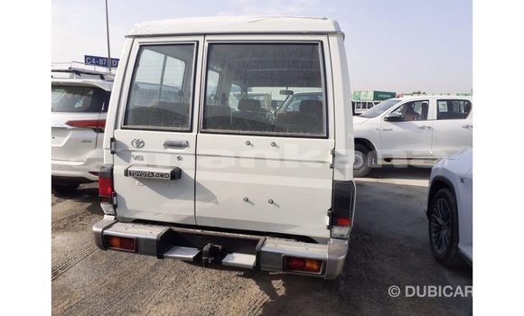 Buy Import Toyota Land Cruiser White Car in Import - Dubai in Abhasia Buy Import Toyota Land Cruiser White Car in Import - Dubai in Abhasia