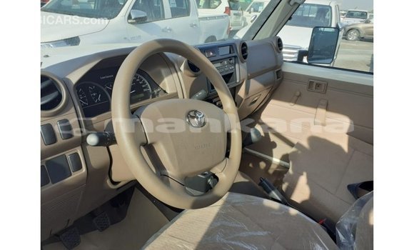 Buy Import Toyota Land Cruiser White Car in Import - Dubai in Abhasia Buy Import Toyota Land Cruiser White Car in Import - Dubai in Abhasia
