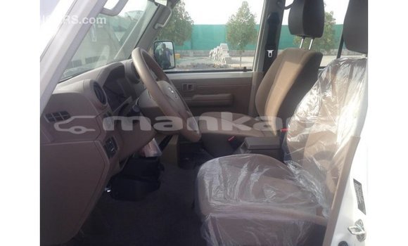 Buy Import Toyota Land Cruiser White Car in Import - Dubai in Abhasia Buy Import Toyota Land Cruiser White Car in Import - Dubai in Abhasia