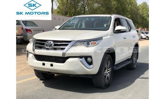 Buy Import Toyota Fortuner White Car in Import - Dubai in Abhasia