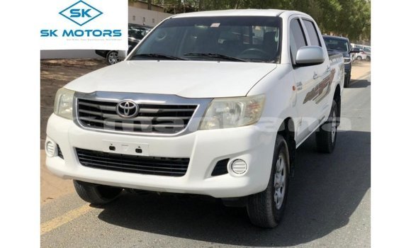 Buy Import Toyota Hilux White Car in Import - Dubai in Abhasia