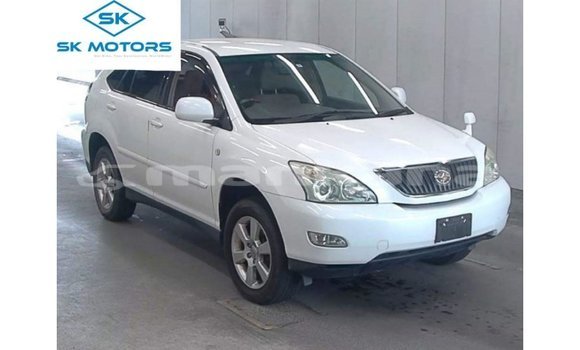 Buy Import Toyota Harrier White Car in Import - Dubai in Abhasia