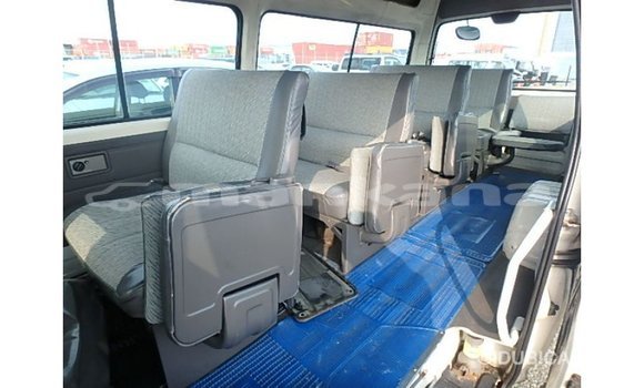 Buy Import Nissan Caravan White Car in Import - Dubai in Abhasia Buy Import Nissan Caravan White Car in Import - Dubai in Abhasia
