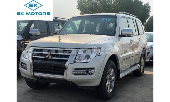Buy Import Mitsubishi Pajero Black Car in Import - Dubai in Abhasia
