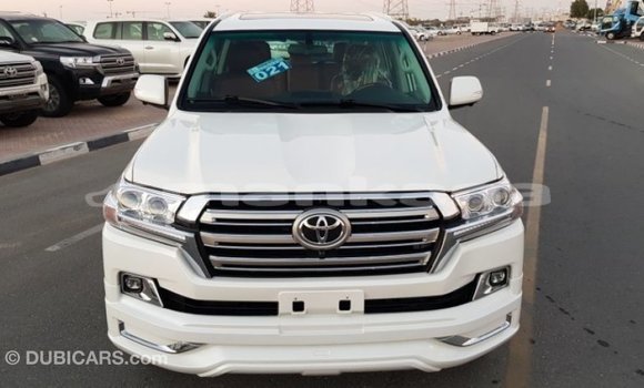 Buy Import Toyota Land Cruiser White Car in Import - Dubai in Abhasia Buy Import Toyota Land Cruiser White Car in Import - Dubai in Abhasia