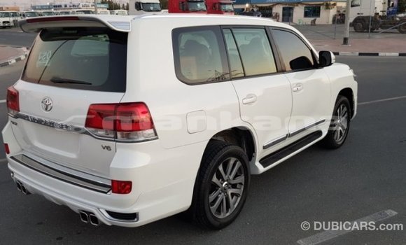 Buy Import Toyota Land Cruiser White Car in Import - Dubai in Abhasia Buy Import Toyota Land Cruiser White Car in Import - Dubai in Abhasia