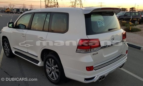 Buy Import Toyota Land Cruiser White Car in Import - Dubai in Abhasia Buy Import Toyota Land Cruiser White Car in Import - Dubai in Abhasia