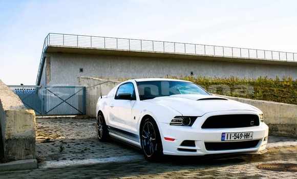 Buy Used Ford Mustang White Car in Tbilisi in Tbilisi Buy Used Ford Mustang White Car in Tbilisi in Tbilisi