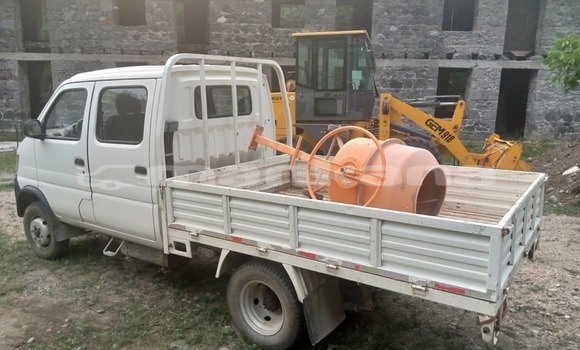 Buy Used Mitsubishi L400 White Truck in Tbilisi in Tbilisi Buy Used Mitsubishi L400 White Truck in Tbilisi in Tbilisi