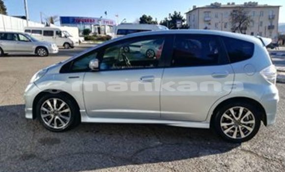 Buy Used Honda FIT Silver Car in Tbilisi in Tbilisi Buy Used Honda FIT Silver Car in Tbilisi in Tbilisi