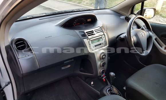 Buy Used Toyota Yaris Silver Car in Tbilisi in Tbilisi Buy Used Toyota Yaris Silver Car in Tbilisi in Tbilisi