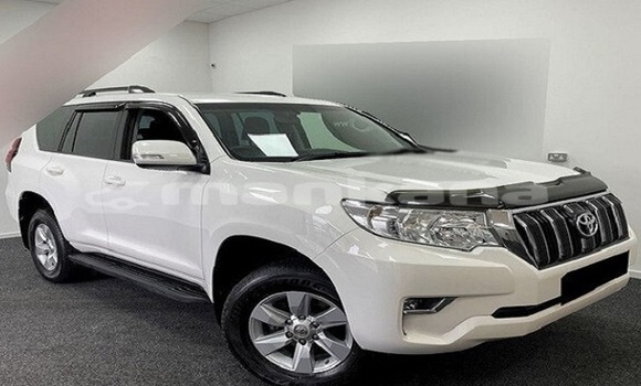 Buy Used Toyota Land Cruiser White Car in Ambrolauri in Racha Buy Used Toyota Land Cruiser White Car in Ambrolauri in Racha