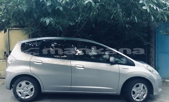 Buy Used Honda FIT Silver Car in Tbilisi in Tbilisi Buy Used Honda FIT Silver Car in Tbilisi in Tbilisi