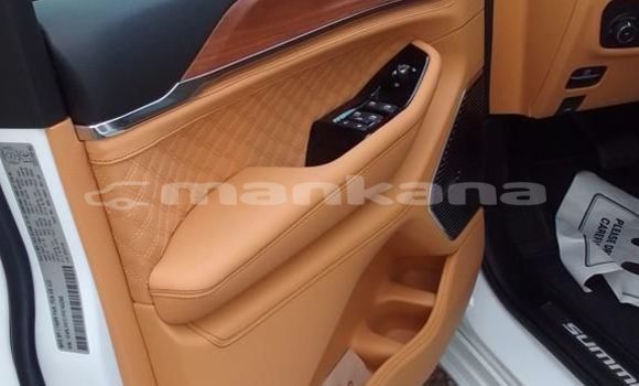 Buy New Jeep Grand Cherokee White Car in Batumi in Ajaria Buy New Jeep Grand Cherokee White Car in Batumi in Ajaria