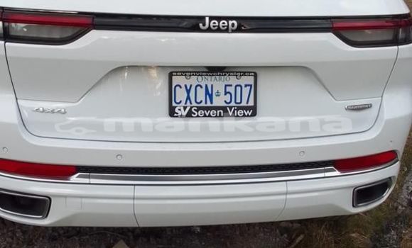 Buy New Jeep Grand Cherokee White Car in Batumi in Ajaria Buy New Jeep Grand Cherokee White Car in Batumi in Ajaria