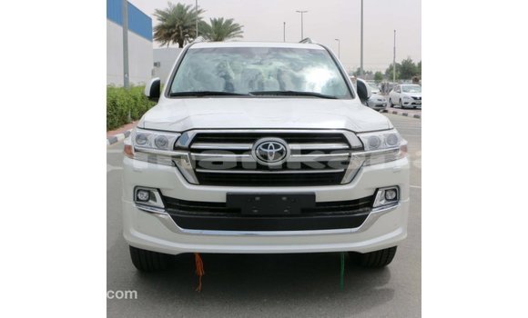 Buy Import Toyota Land Cruiser White Car in Import - Dubai in Abhasia Buy Import Toyota Land Cruiser White Car in Import - Dubai in Abhasia