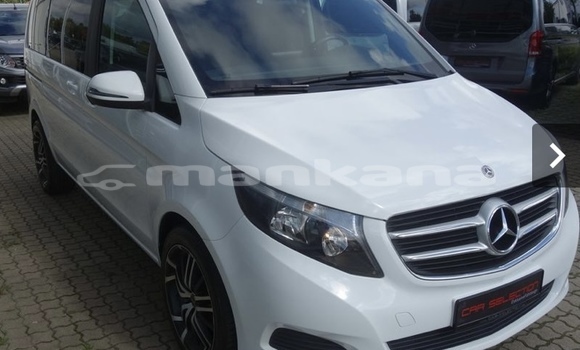 Buy Used Mercedes-Benz V-klasse White Car in Tbilisi in Tbilisi