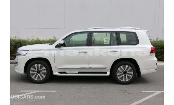 Buy Import Toyota Land Cruiser White Car in Import - Dubai in Abhasia Buy Import Toyota Land Cruiser White Car in Import - Dubai in Abhasia