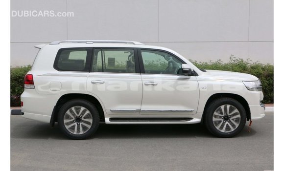Buy Import Toyota Land Cruiser White Car in Import - Dubai in Abhasia Buy Import Toyota Land Cruiser White Car in Import - Dubai in Abhasia