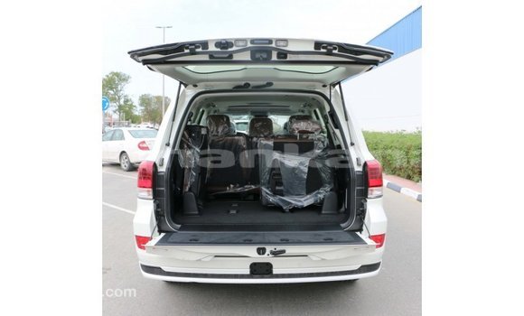 Buy Import Toyota Land Cruiser White Car in Import - Dubai in Abhasia Buy Import Toyota Land Cruiser White Car in Import - Dubai in Abhasia