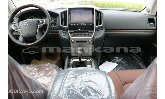 Buy Import Toyota Land Cruiser White Car in Import - Dubai in Abhasia Buy Import Toyota Land Cruiser White Car in Import - Dubai in Abhasia