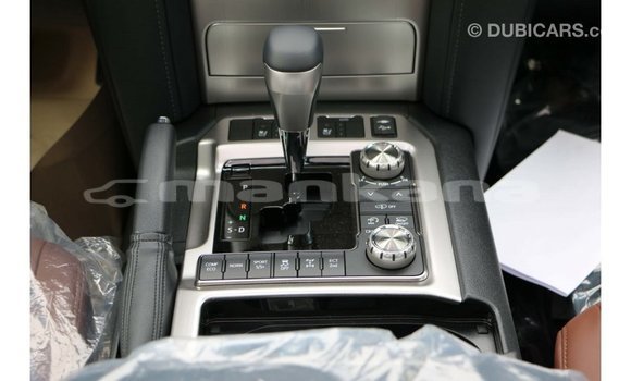 Buy Import Toyota Land Cruiser White Car in Import - Dubai in Abhasia Buy Import Toyota Land Cruiser White Car in Import - Dubai in Abhasia