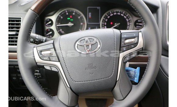Buy Import Toyota Land Cruiser White Car in Import - Dubai in Abhasia Buy Import Toyota Land Cruiser White Car in Import - Dubai in Abhasia