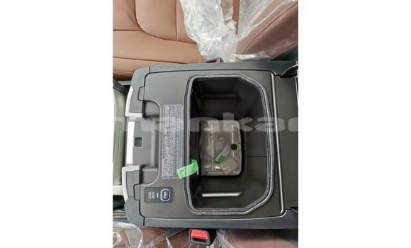 Buy Import Toyota Land Cruiser White Car in Import - Dubai in Abhasia Buy Import Toyota Land Cruiser White Car in Import - Dubai in Abhasia