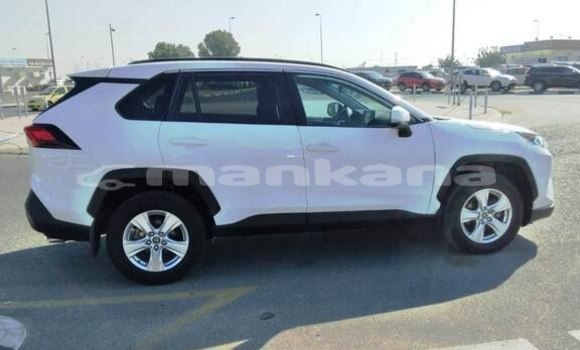 Buy Used Toyota RAV4 White Car in Chiatura in Imereti Buy Used Toyota RAV4 White Car in Chiatura in Imereti