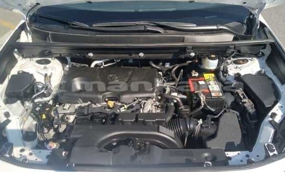 Buy Used Toyota RAV4 White Car in Chiatura in Imereti Buy Used Toyota RAV4 White Car in Chiatura in Imereti