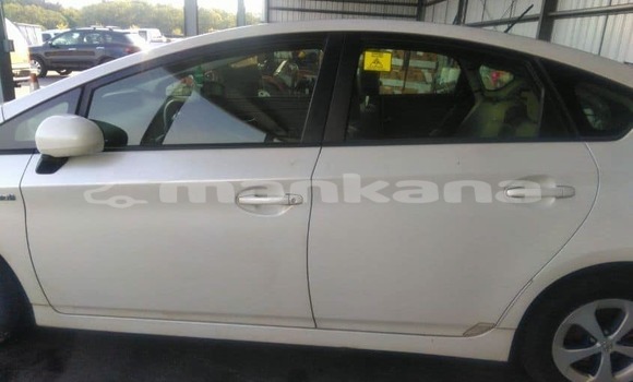 Buy Used Toyota Prius White Car in Tbilisi in Tbilisi Buy Used Toyota Prius White Car in Tbilisi in Tbilisi