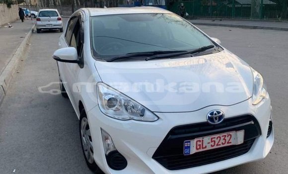 Buy Used Toyota Aqua White Car in Tbilisi in Tbilisi Buy Used Toyota Aqua White Car in Tbilisi in Tbilisi