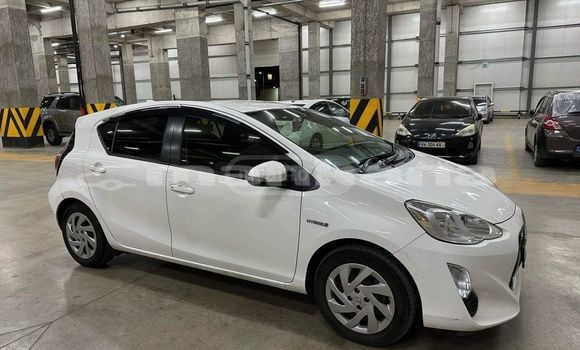 Buy Used Toyota Aqua White Car in Tbilisi in Tbilisi Buy Used Toyota Aqua White Car in Tbilisi in Tbilisi